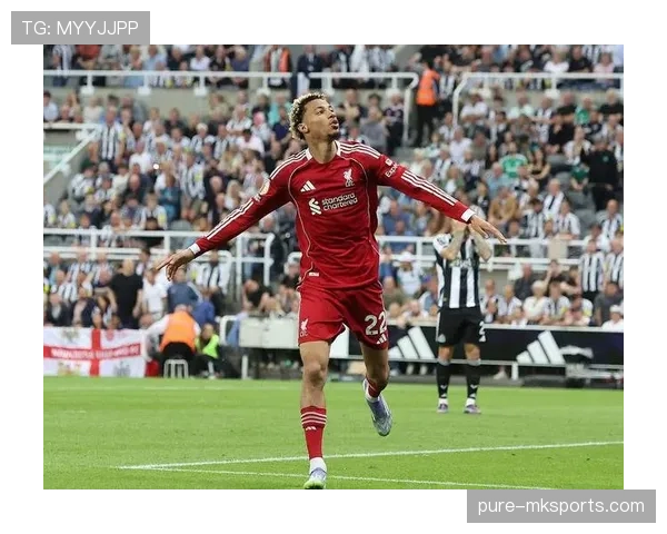 安菲尔德传奇再度闪耀，英超霸主稳势领航助力球队荣登冠军宝座