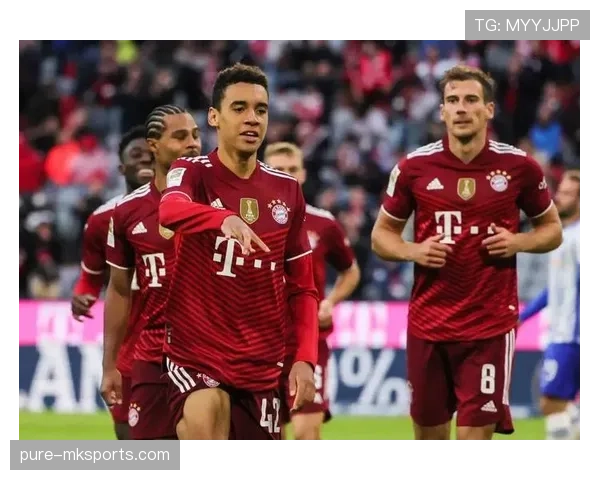 德国国家德比战火重燃:多特蒙德主场迎战拜仁慕尼黑,巅峰对决一触即发 德国国家德比战火重燃:多特蒙德主场迎战拜仁慕尼黑,巅峰对决一触即发