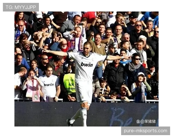 本泽马35岁高龄巅峰期的统治力有多恐怖？