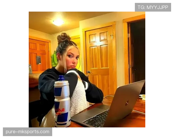 谷爱凌家冰箱贴着的不是菜谱，是训练时间表