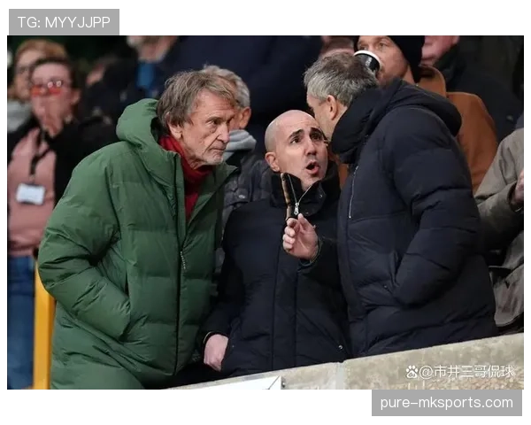 曼联更衣室矛盾再度曝光，内部稳定性承压，赛季表现面临考验